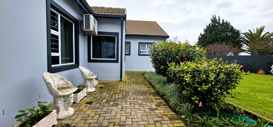 4 Bedroom Property for Sale in Country Club Western Cape